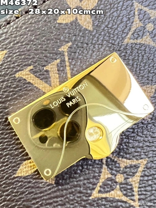 CHANELUNY VUITTON LOUIS BB 0820
